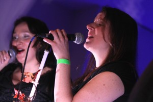 Jeanette Scherf und Christina Fassbender, die beiden Sängerinnen von Celtic Voyager. (Foto: Björn Othlinghaus)