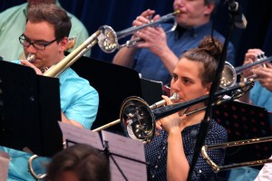 Die Musiker der Jazz Fazz Bigband aus Hemer ließen die Zeiten von Glenn Miller und Co. wieder lebendig werden. (Foto: Björn Othlinghaus)