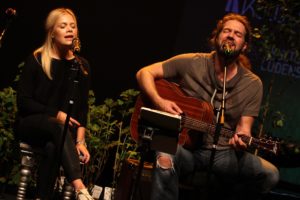 Hannah Kramer und Klaus Sonnabend. (Foto: Björn Othlinghaus)