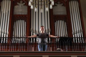 Der in den USA lebende Musiker spielt immer wieder gern auf der historischen Walcker-Orgel. (Foto: Björn Othlinghaus)