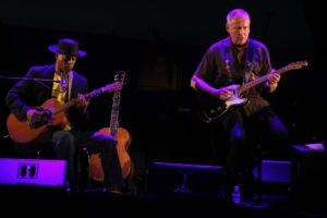 Eric Bibb und der schwedische Gitarrist Staffan Astner. (Foto: Björn Othlinghaus)