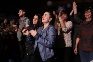 Begeistertes Publikum im Festsaal an der Hohen Steinert in Lüdenscheid. (Foto: Björn Othlinghaus)