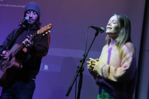 Die Sängerin Hannah Kramer war Gast-Musikerin bei der Twitch-Session vom 23. Januar 2022. (Foto: Björn Othlinghaus)